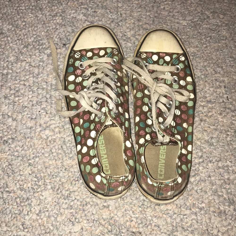 Polka dot converse